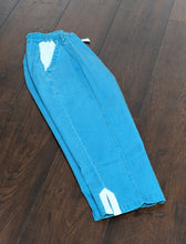 Load image into Gallery viewer, Ladies Capri Trousers AS76